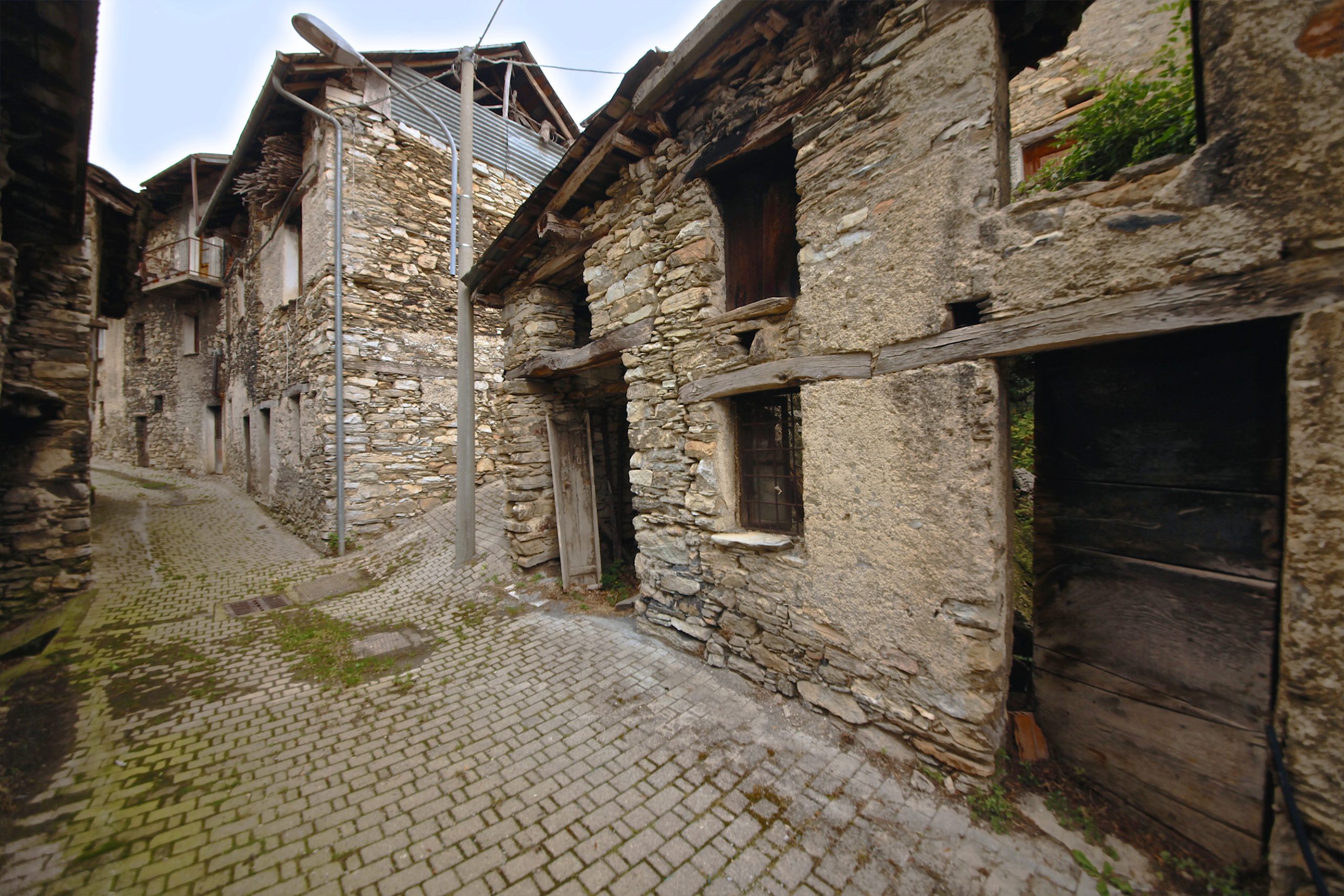 Case in Pietra a Ruora